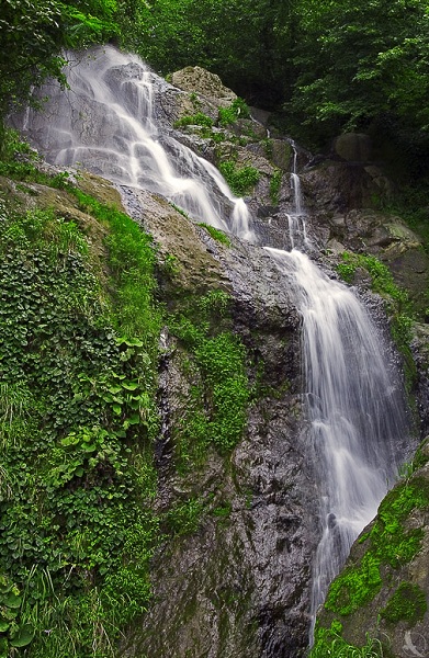 Водопад в Сарпи
